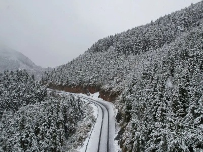 高岚下大雪啦！绝美山岚雪景图惊艳上线...